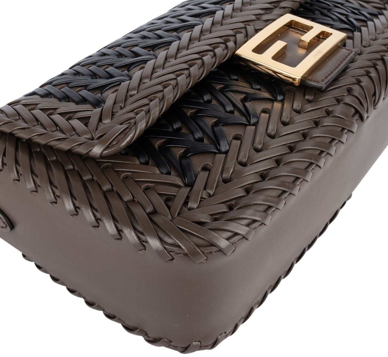 Fendi Fendi Woven Leather Baguette Crossbody Bag Bruin