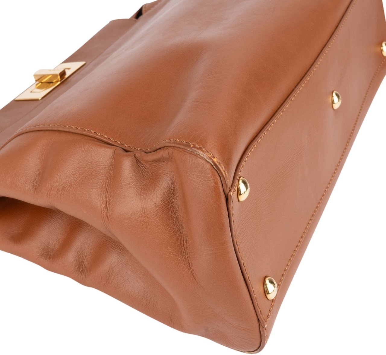 Fendi Fendi Brown Leather Peekaboo Handbag Bruin