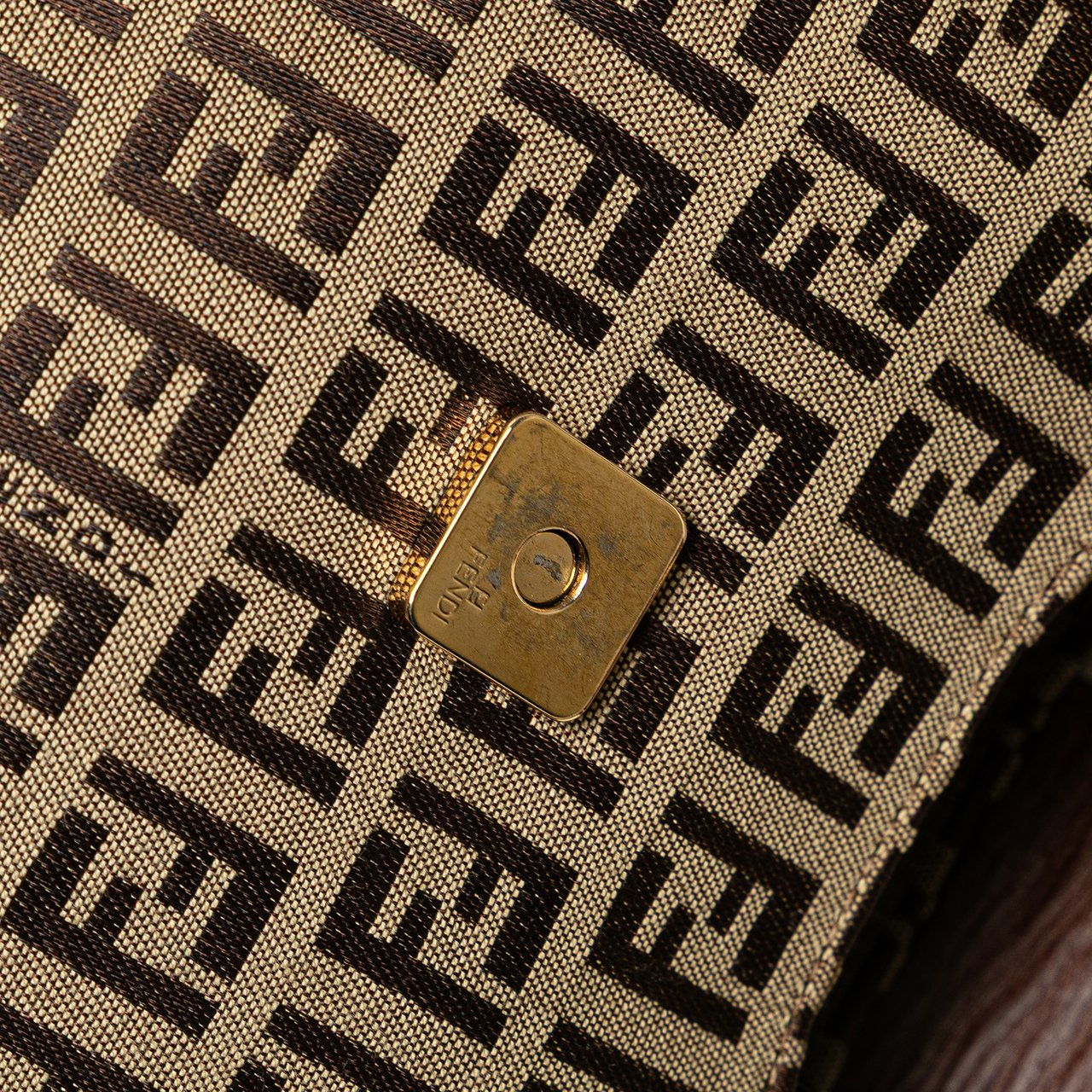 Fendi Zucchino Canvas Shoulder Bag Bruin