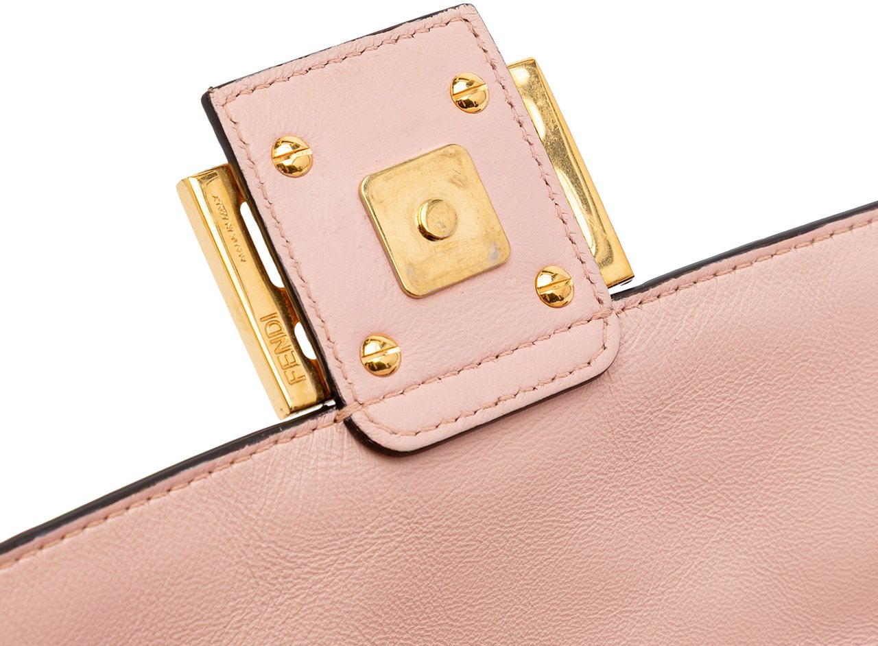 Fendi Zucca Embossed Leather Baguette Satchel Roze