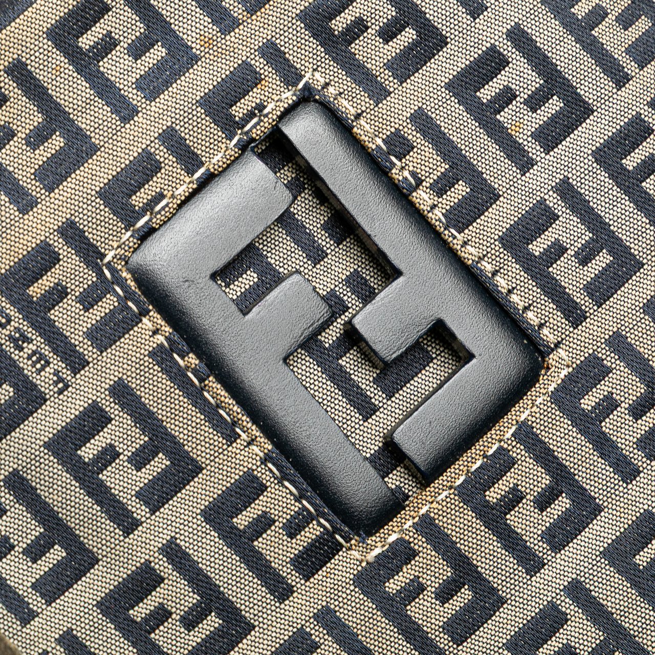 Fendi Zucchino Canvas Tote Grijs