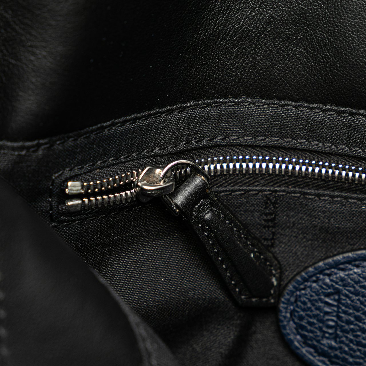 Fendi Leather Selleria Convertible Baguette Satchel Blauw