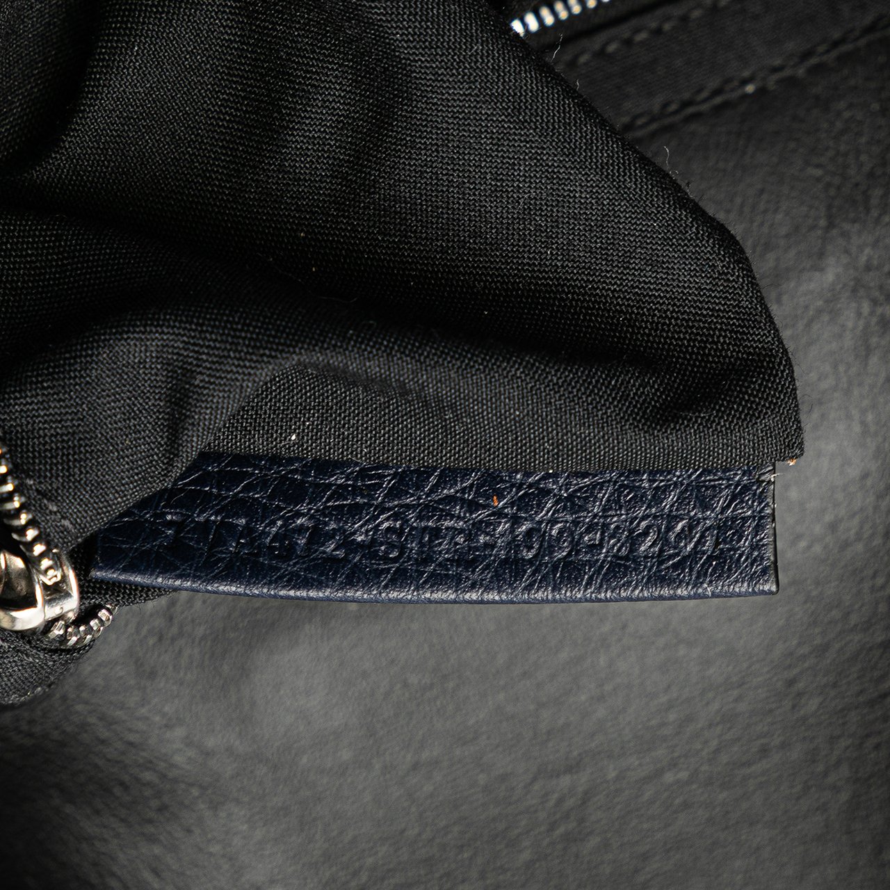 Fendi Leather Selleria Convertible Baguette Satchel Blauw