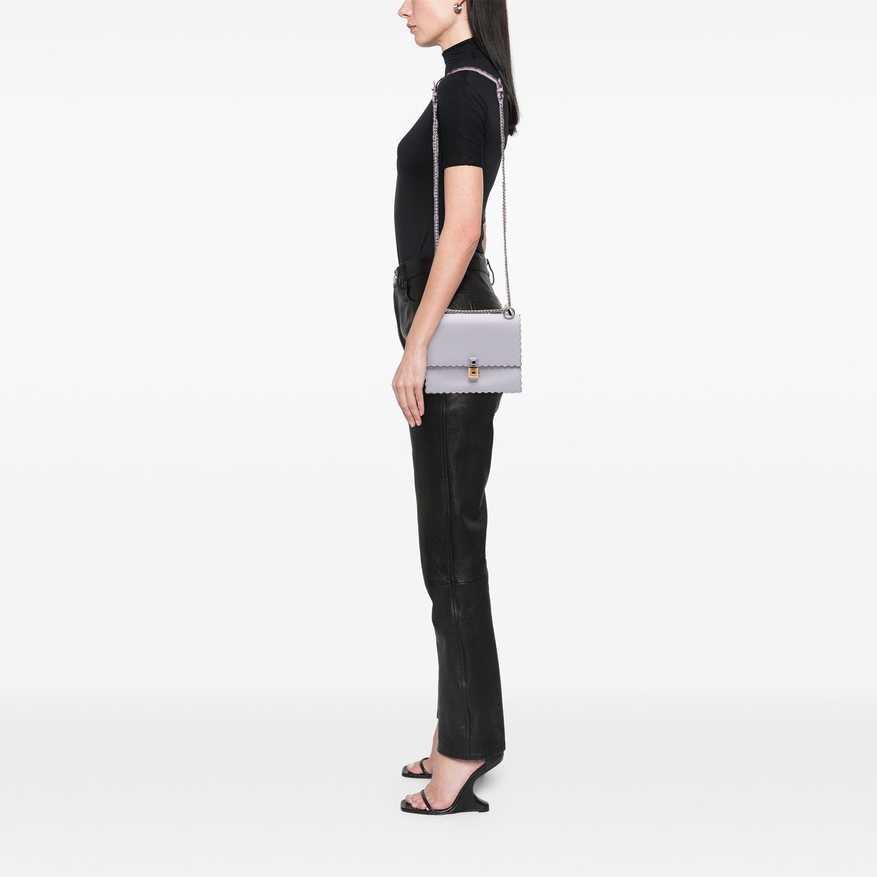 Fendi Small Leather Studded Scalloped Kan I Paars