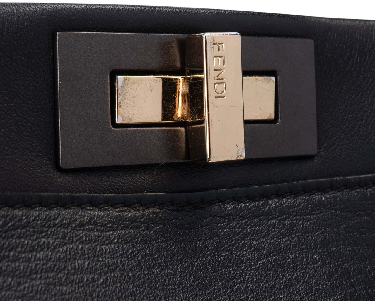 Fendi Fendi Classic Leather Peekaboo Handbag Zwart