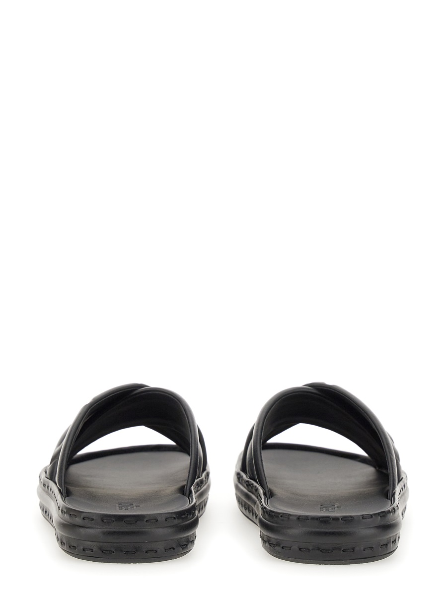 Fendi BLACK LEATHER SANDAL Zwart