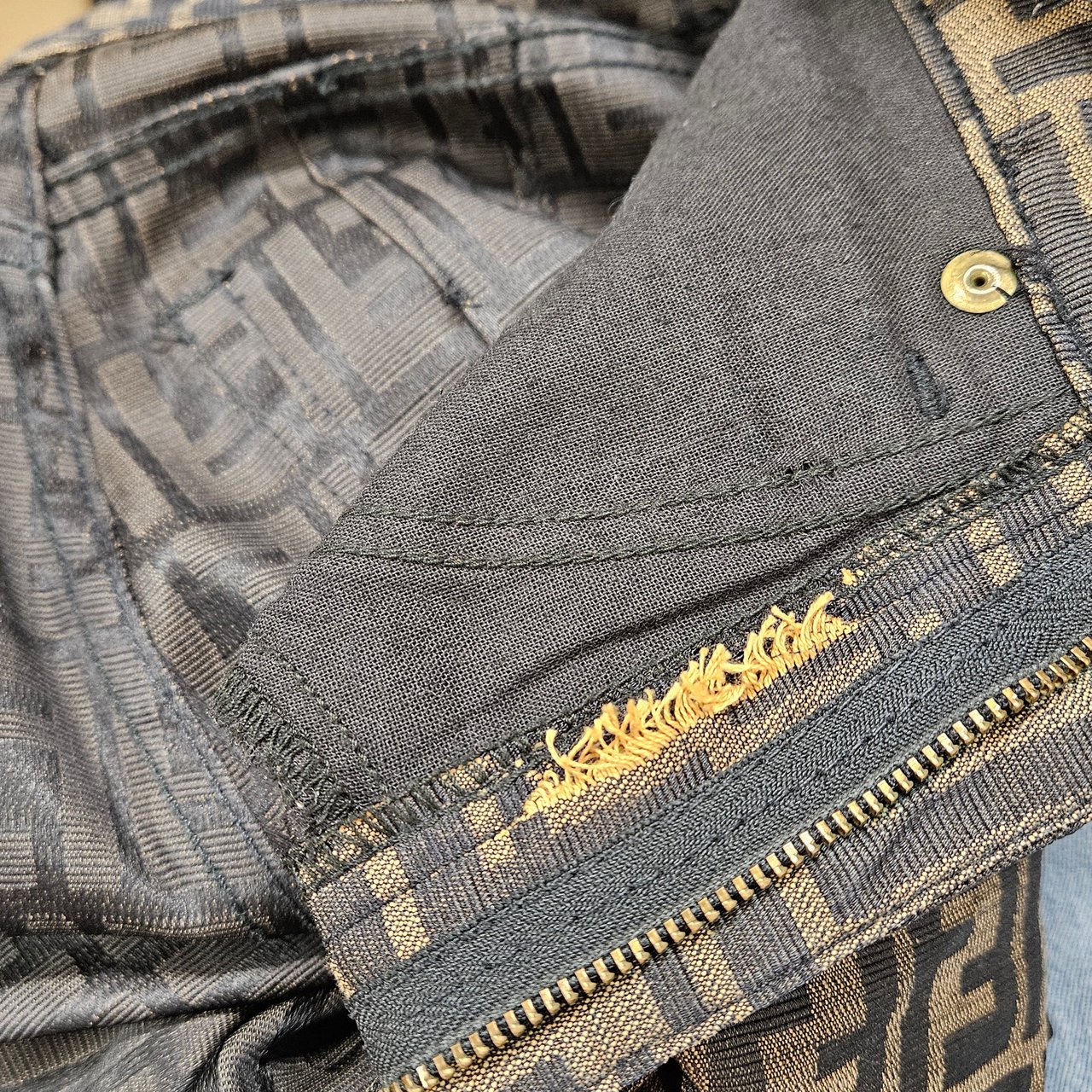 Fendi FF Monogram Women Jeans Pants (D 36 / IT 41) Bruin