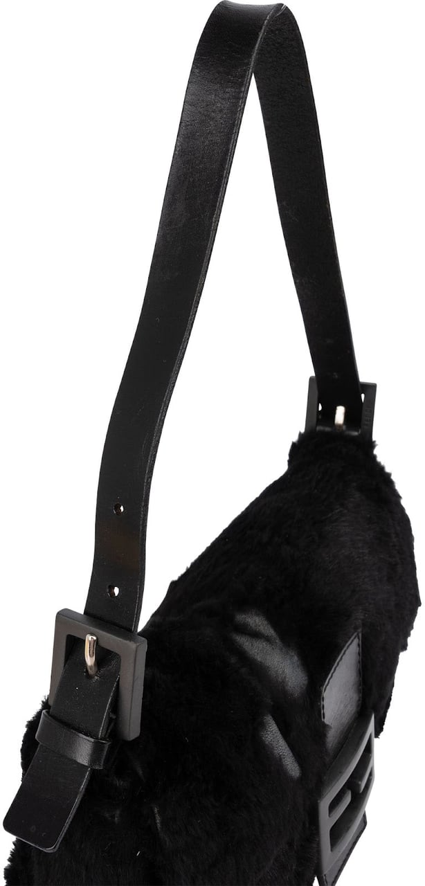 Fendi Limited Fur Baguette Shoulder Bag Zwart