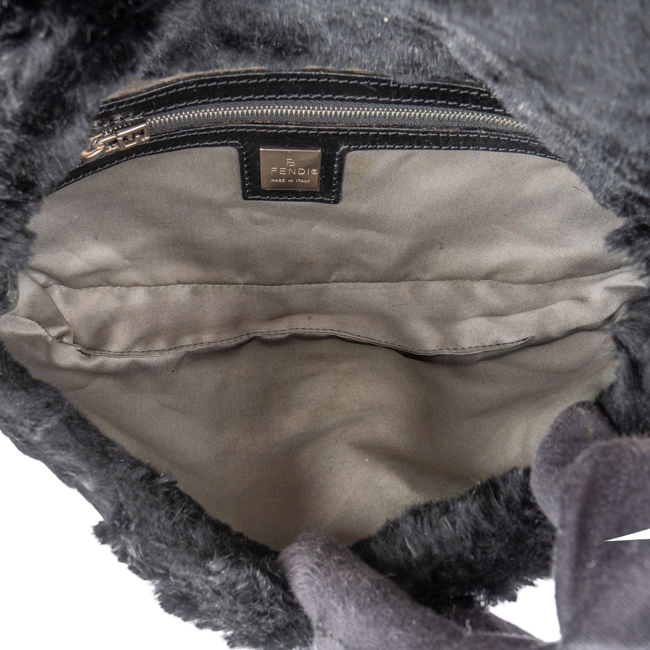 Fendi Limited Fur Baguette Shoulder Bag Zwart