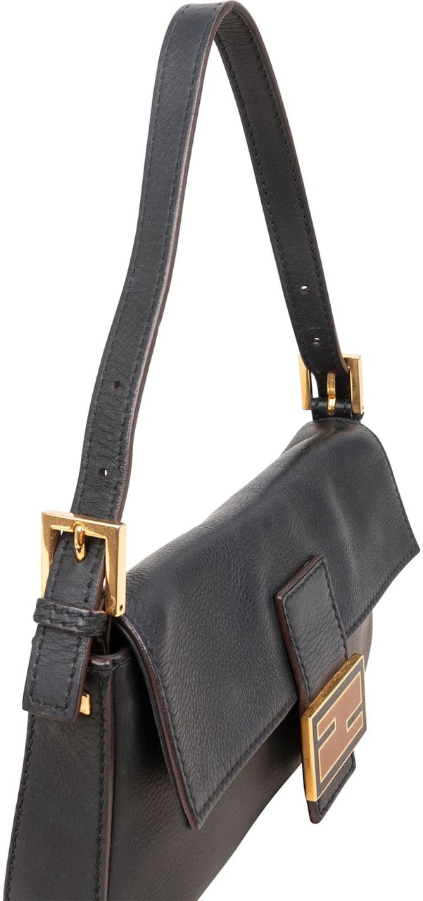 Fendi Vitello Leather Baguette Shoulder Bag Zwart