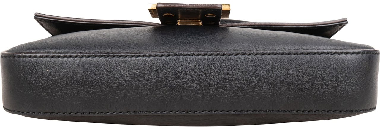 Fendi Vitello Leather Baguette Shoulder Bag Zwart