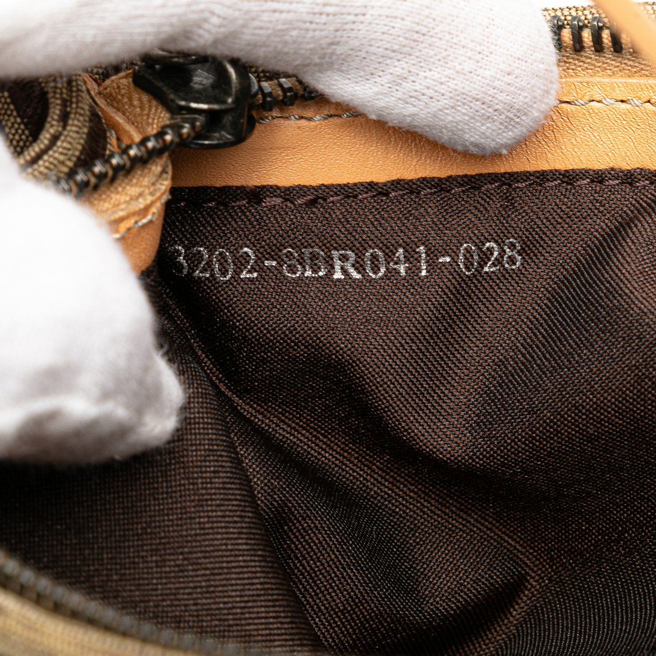 Fendi Zucchino Canvas Pochette Bruin