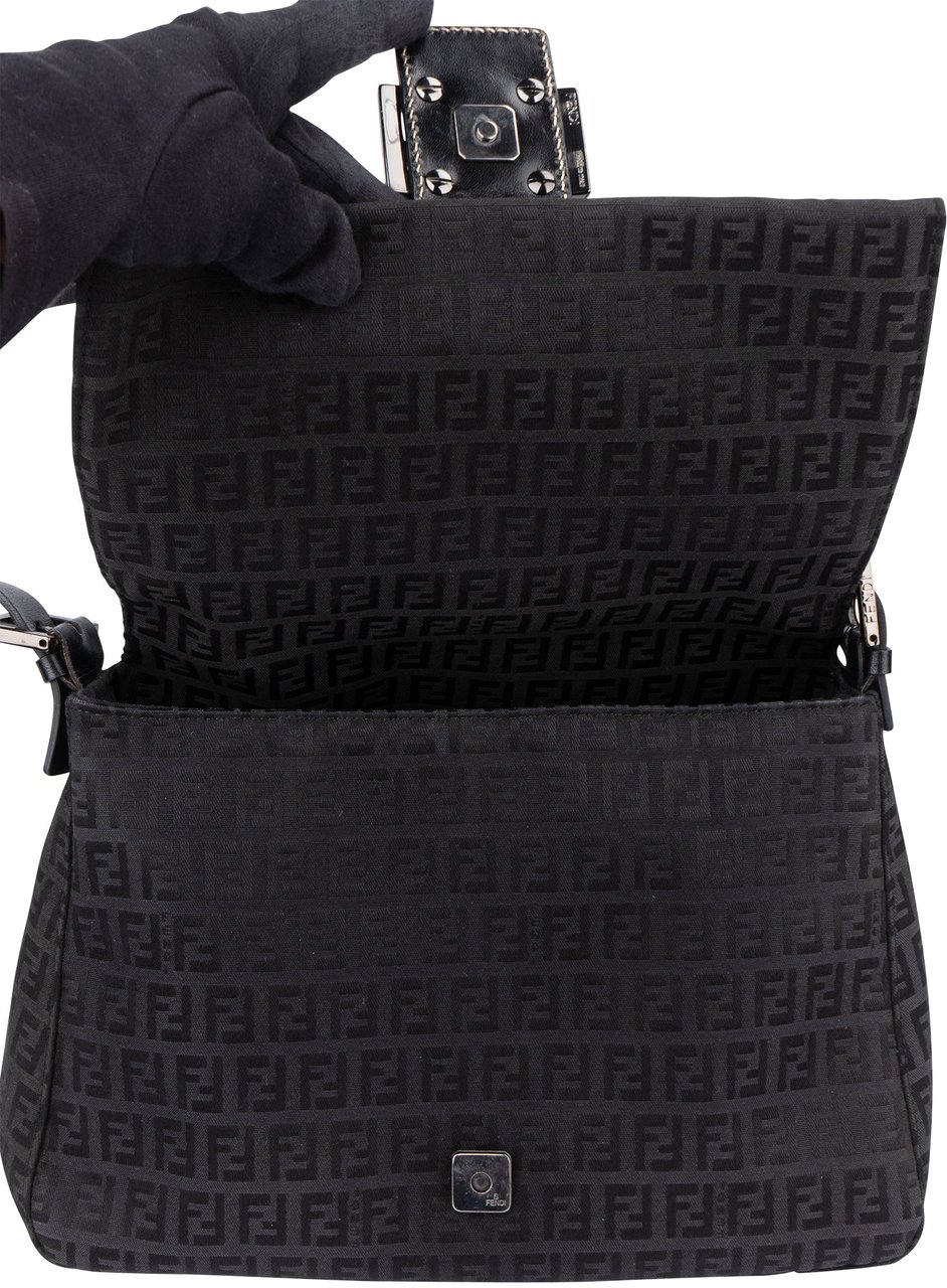 Fendi Fendi FF Monogram Mamma Baguette Handbag Zwart