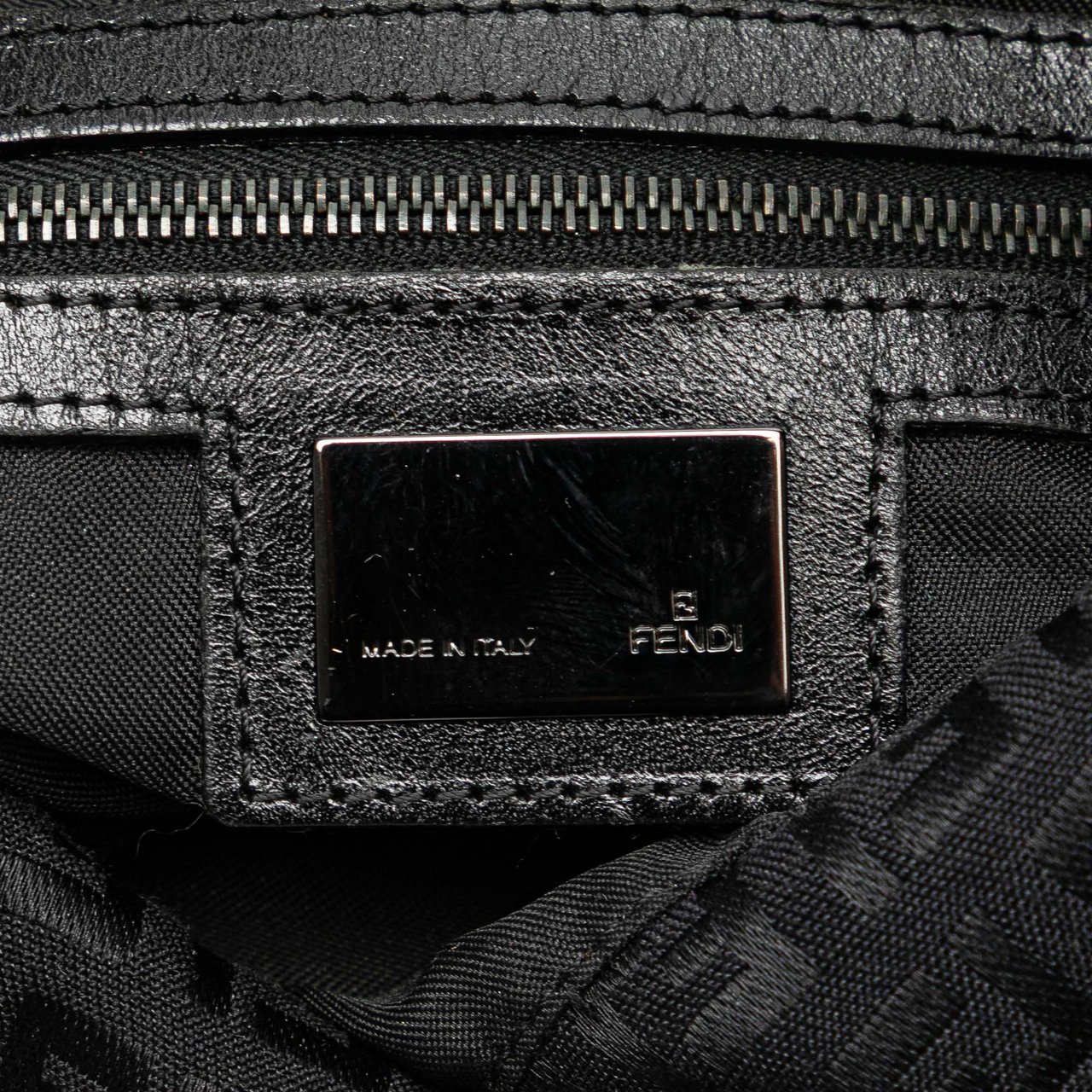 Fendi Zucchino Canvas Double Flap Mamma Zwart