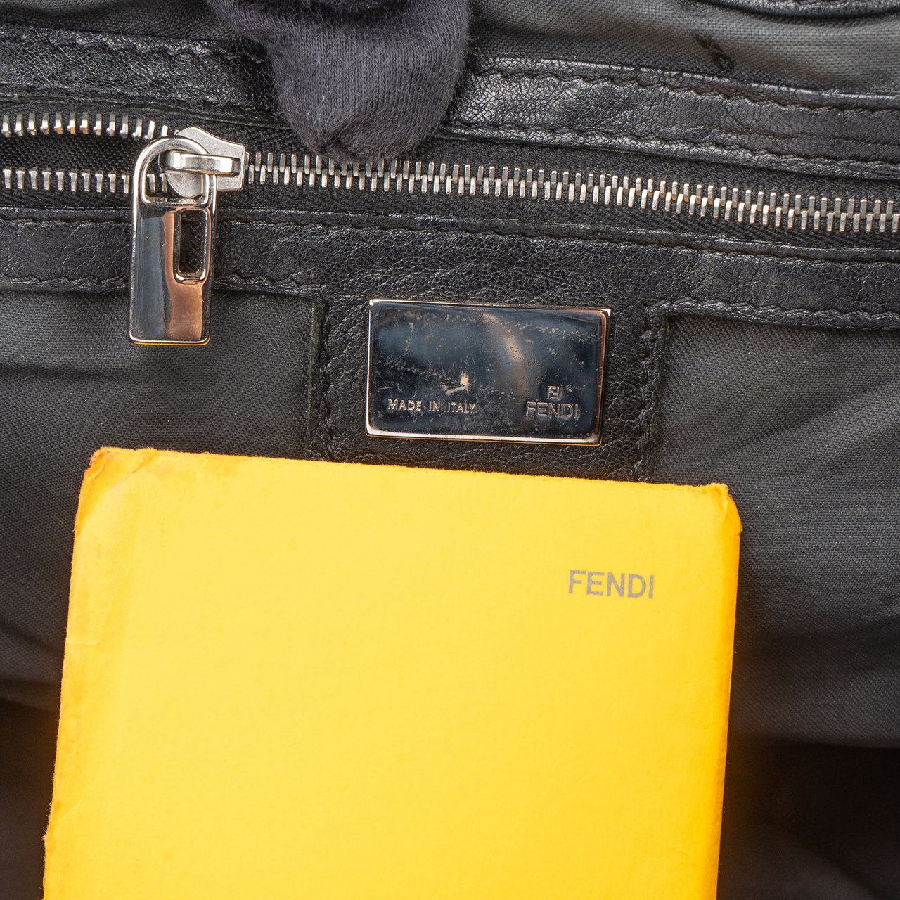 Fendi Fendi Black Leather Baguette Buckle Handbag Zwart
