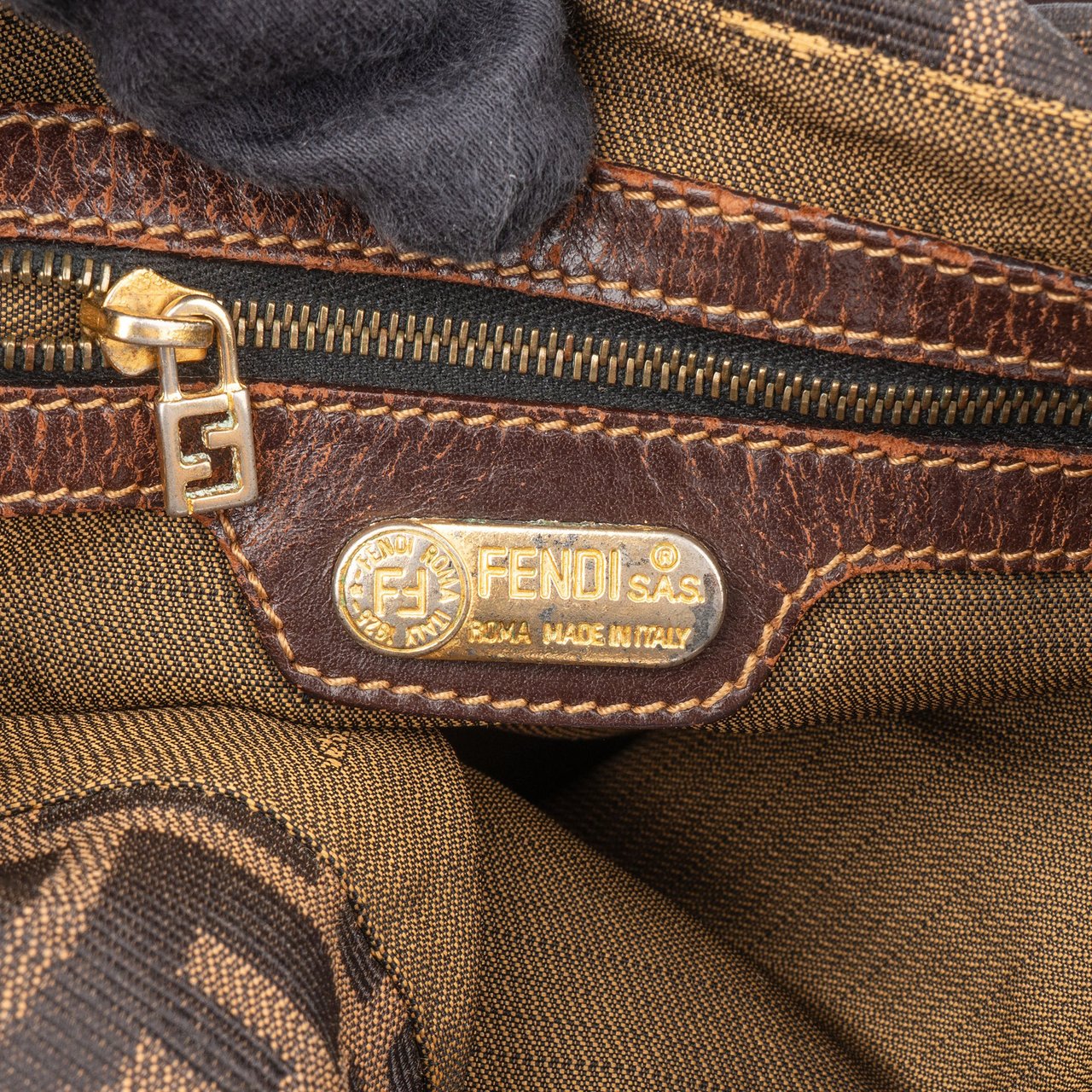 Fendi Fendi FF Monogram Shoulder Bag Bruin