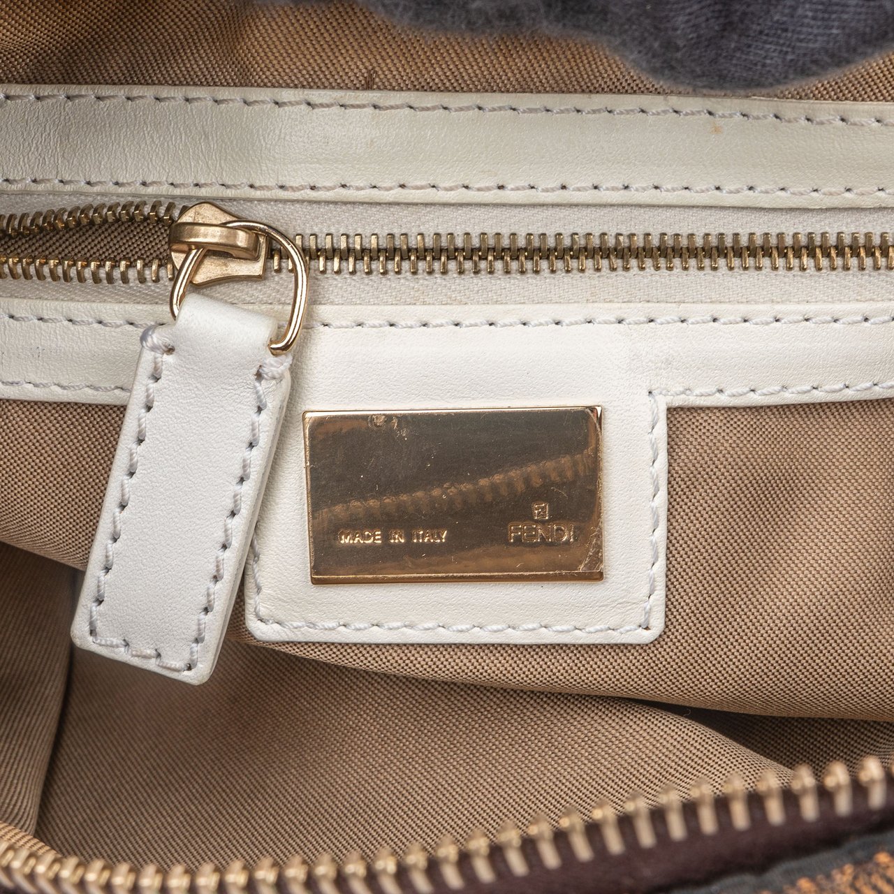 Fendi Fendi FF Monogram Zucca Shoulder Bag Bruin