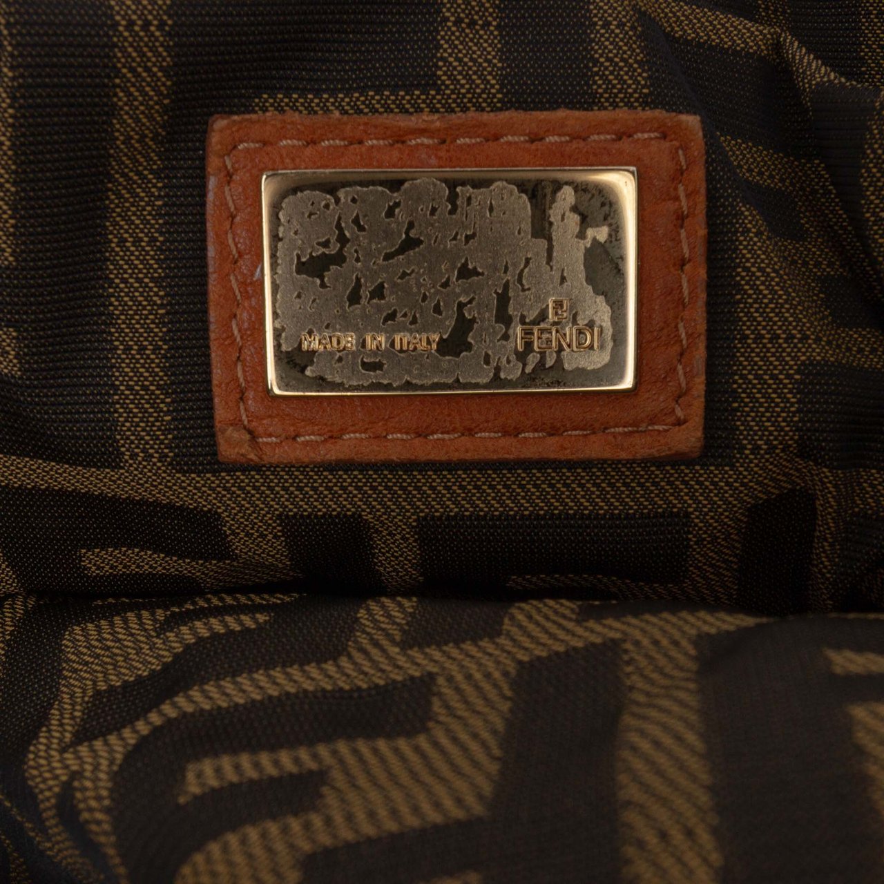 Fendi Large Leather Spy Handbag Bruin