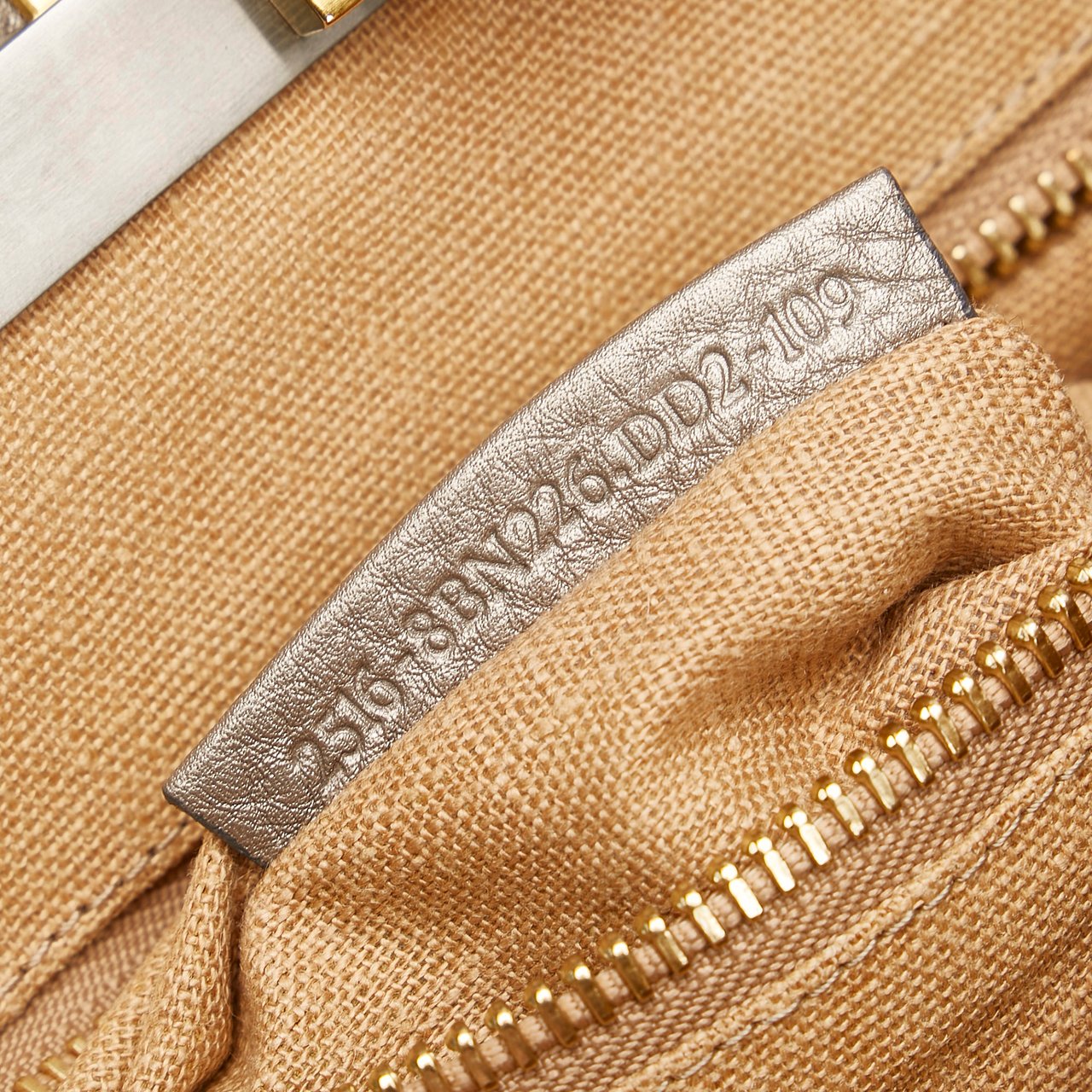 Fendi Medium Selleria Peekaboo Zilver