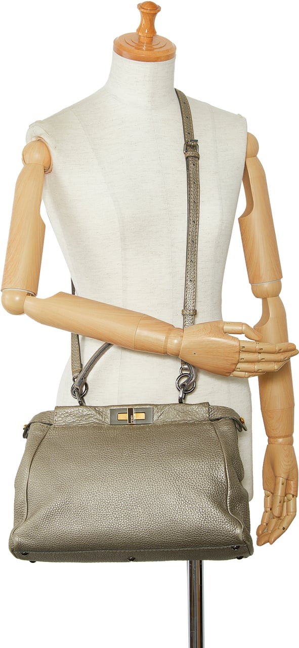 Fendi Medium Selleria Peekaboo Zilver