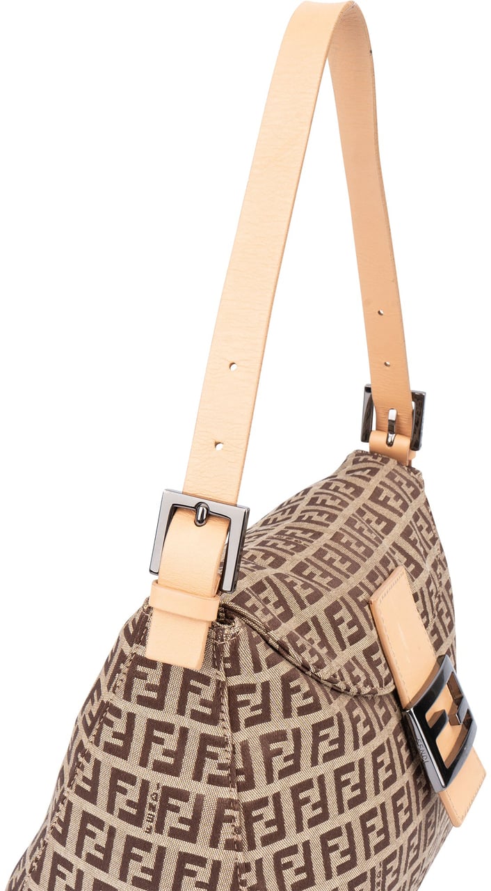 Fendi Fendi FF Monogram baguette Buckle Shoulder bag Bruin