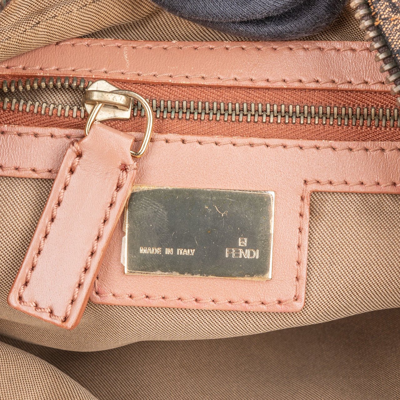 Fendi Fendi FF Monogram Zucca Shoulder Bag Bruin