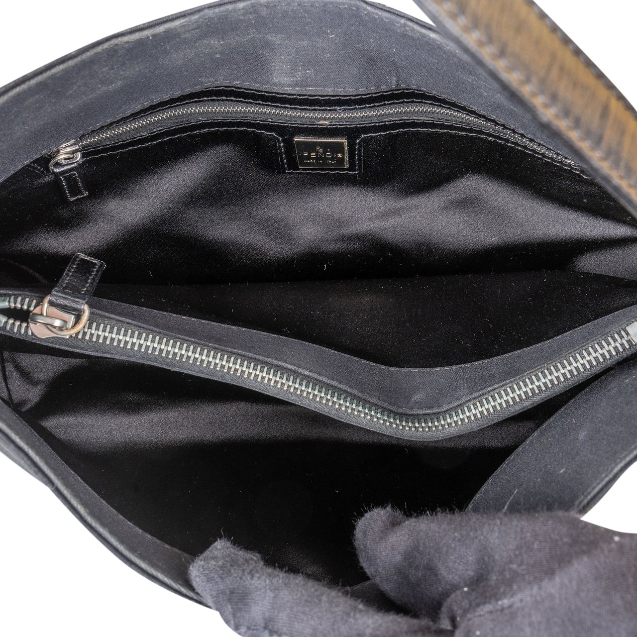 Fendi Fendi Classic Cotton Baguette Buckle Shoulder Bag Zwart