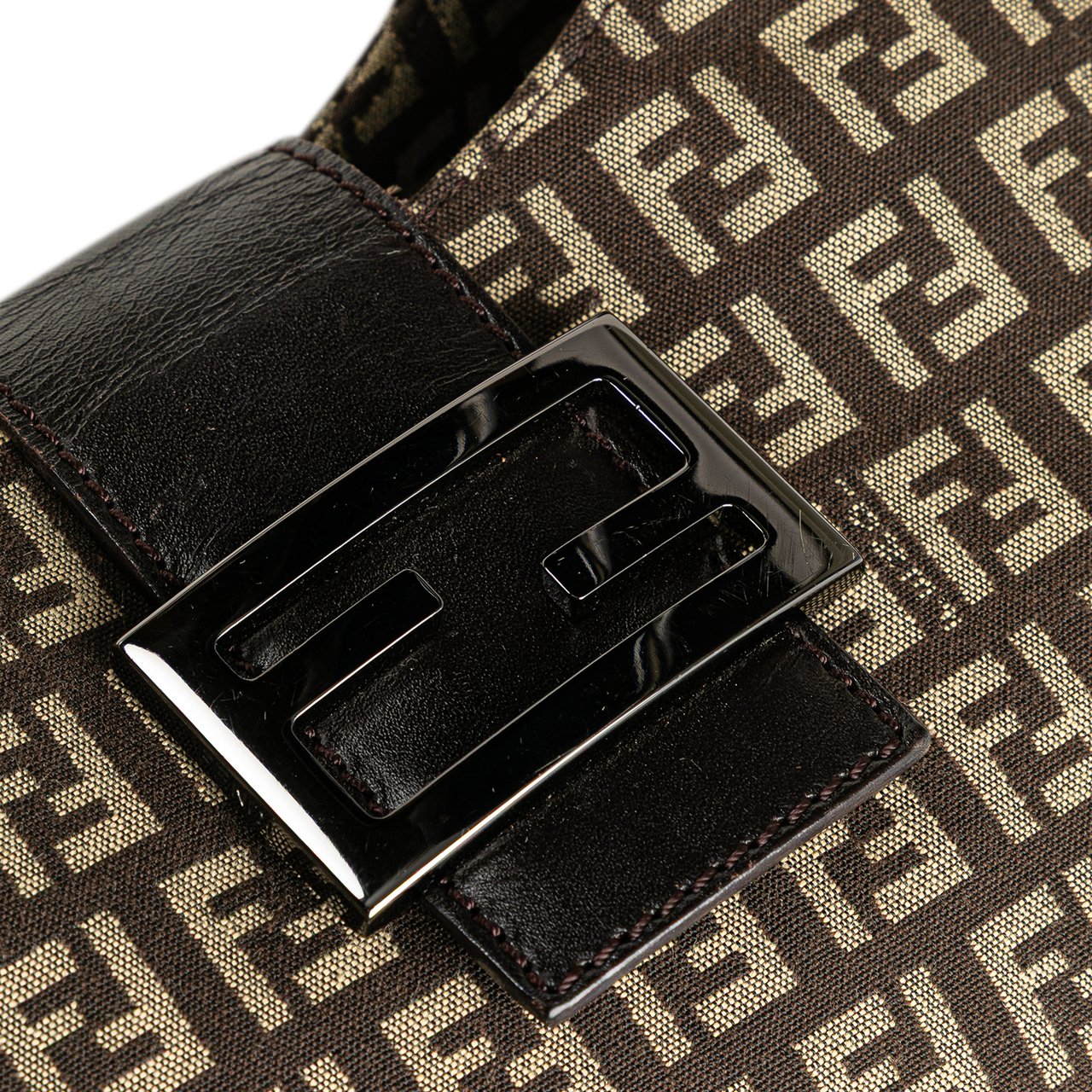 Fendi Zucchino Canvas Shoulder Bag Bruin