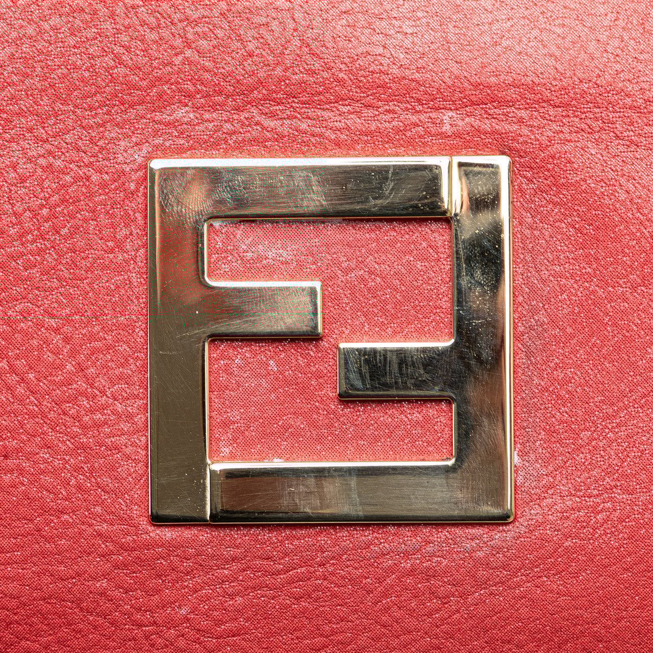 Fendi Medium Leather Chains Tote Rood