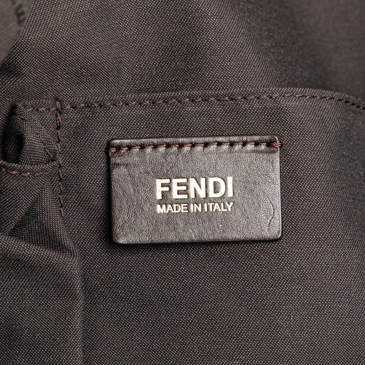 Fendi Medium Leather Chains Tote Rood