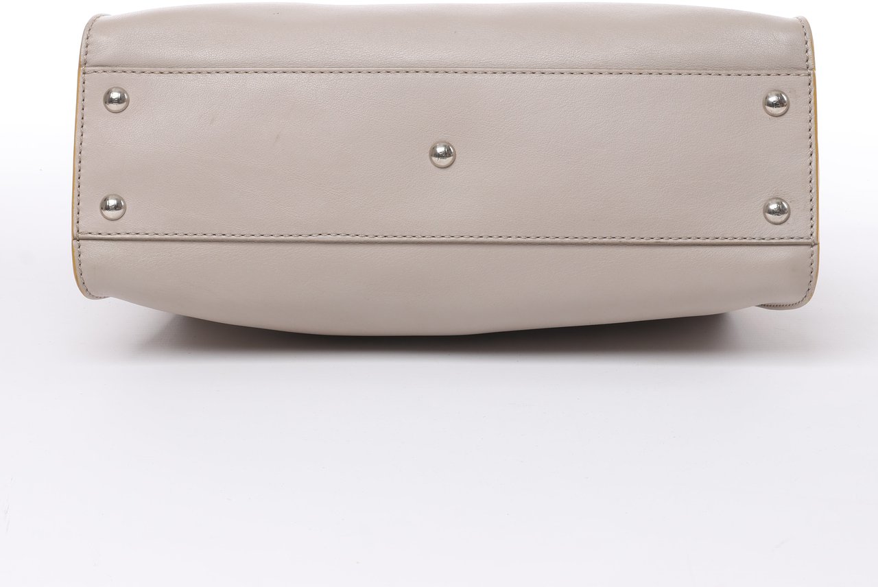 Fendi Fendi Peekaboo Regular Leather 2Way Handbag in Gray Grijs