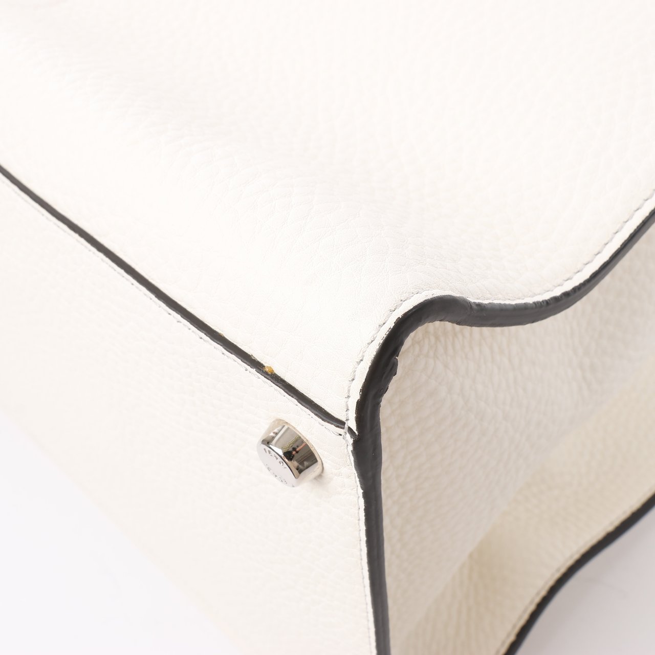 Fendi Fendi Peek-a-boo X-light Leather Handbag in White 7VA448 Wit