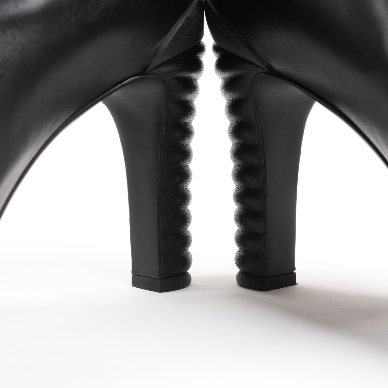 Fendi Fendi Leather Ankle Boots in Black, Size 38 EU Zwart