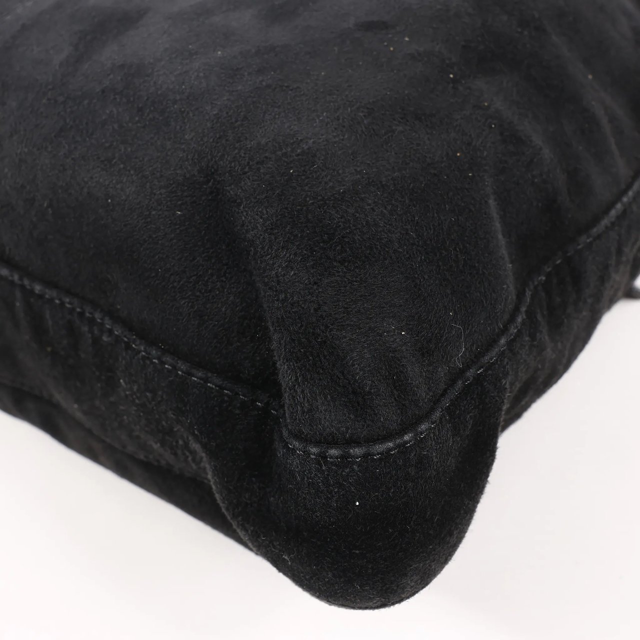 Fendi FENDI Suede x Leather Shoulder bag in Black Zwart