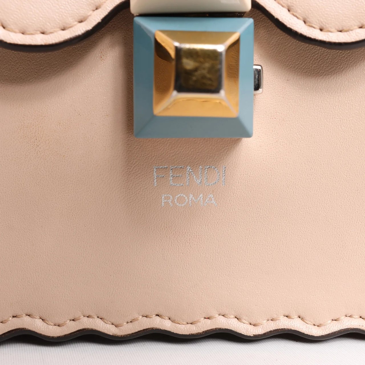 Fendi FENDI Kan I Leather 2Way Handbag in Pink 8BT283 Roze