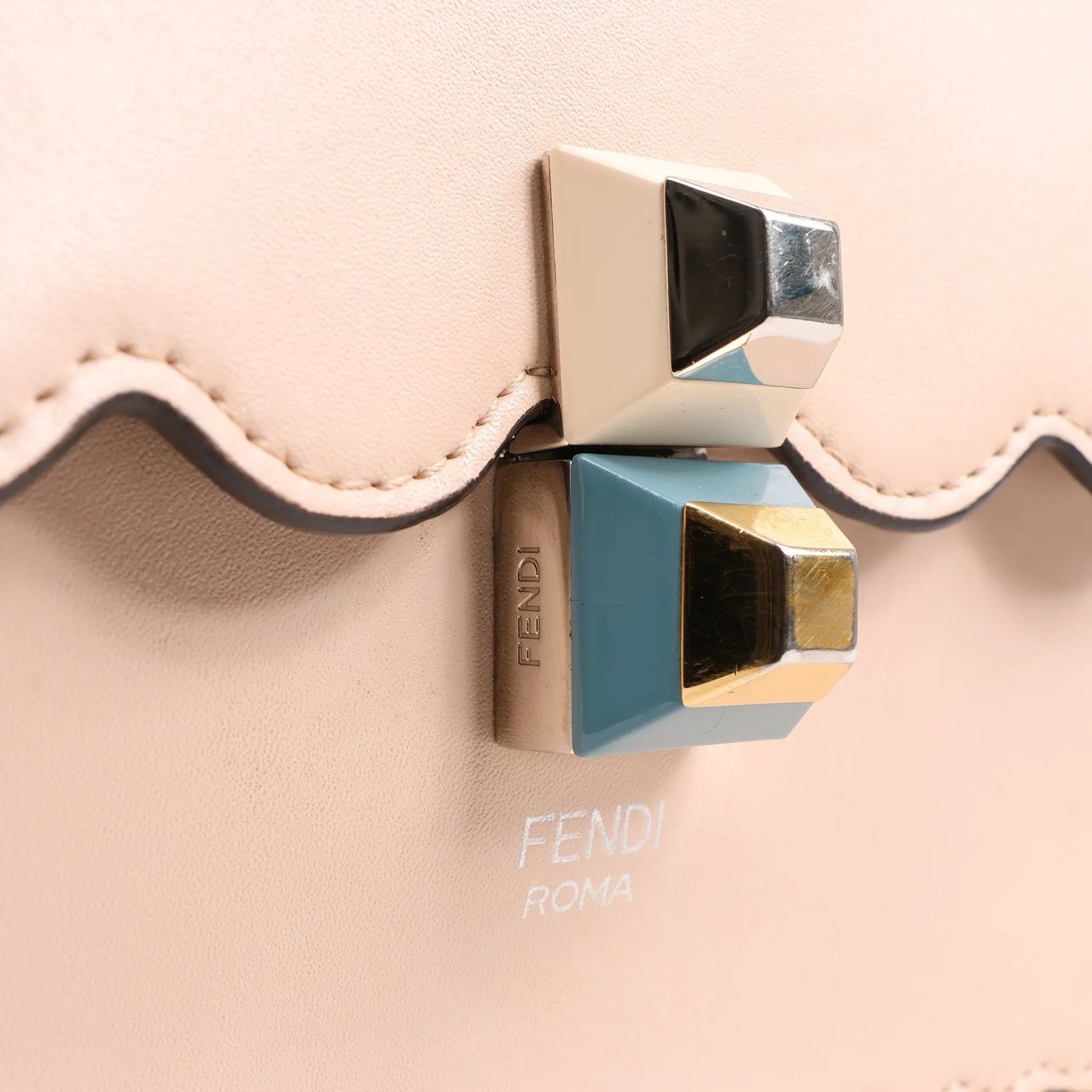 Fendi FENDI Kan I Leather 2Way Handbag in Pink 8BT283 Roze