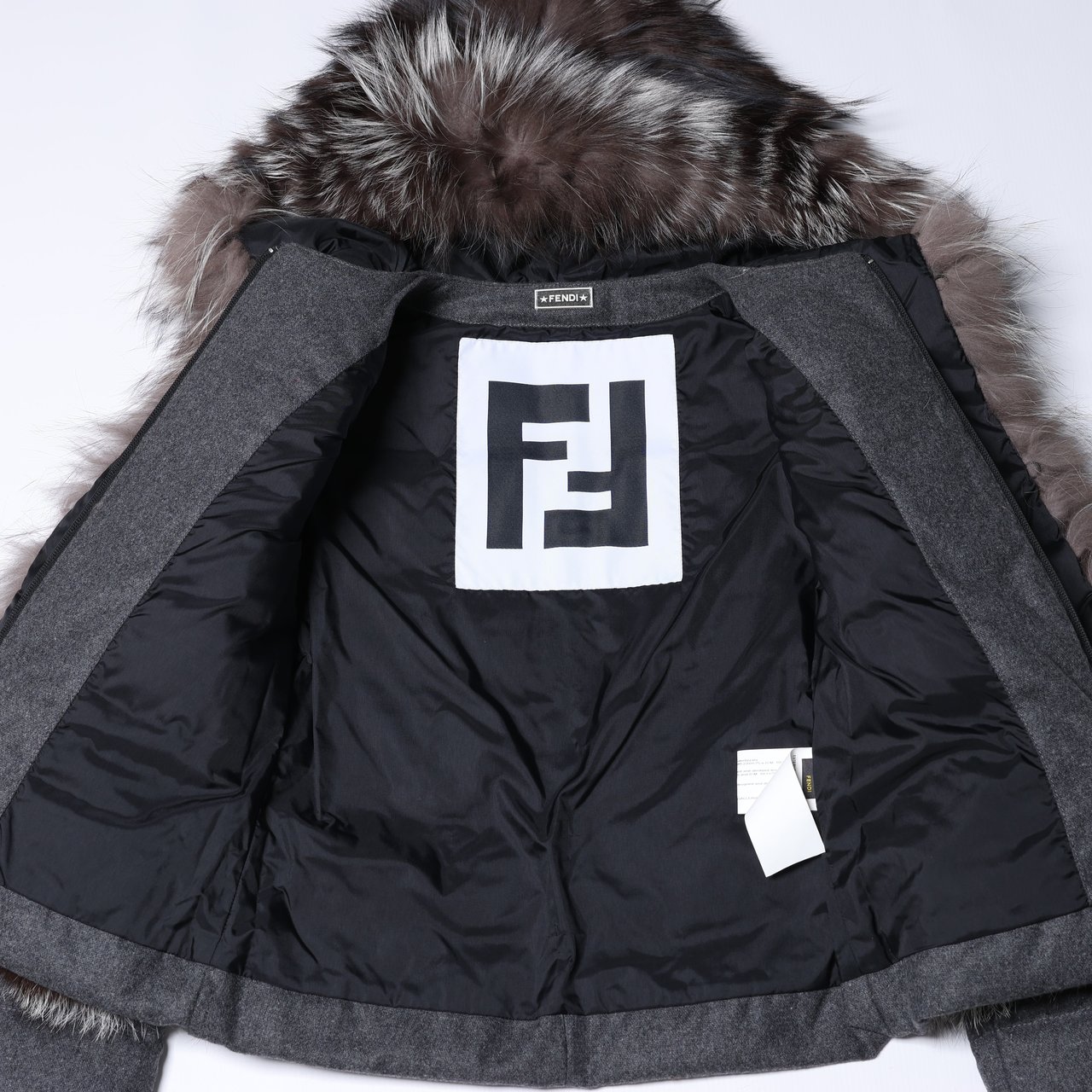 Fendi Fendi Wool-Blend Puffer Jacket with Fur Trim, Size 40 Grijs