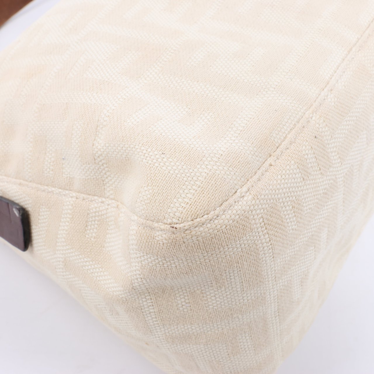 Fendi FENDI Mamma Baguette Zucchino Canvas & Leather Shoulder bag in Beige 26325 Divers