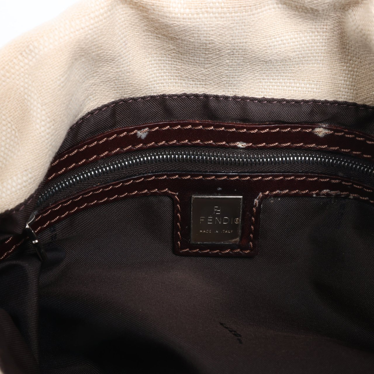 Fendi FENDI Mamma Baguette Zucchino Canvas & Leather Shoulder bag in Beige 26325 Divers