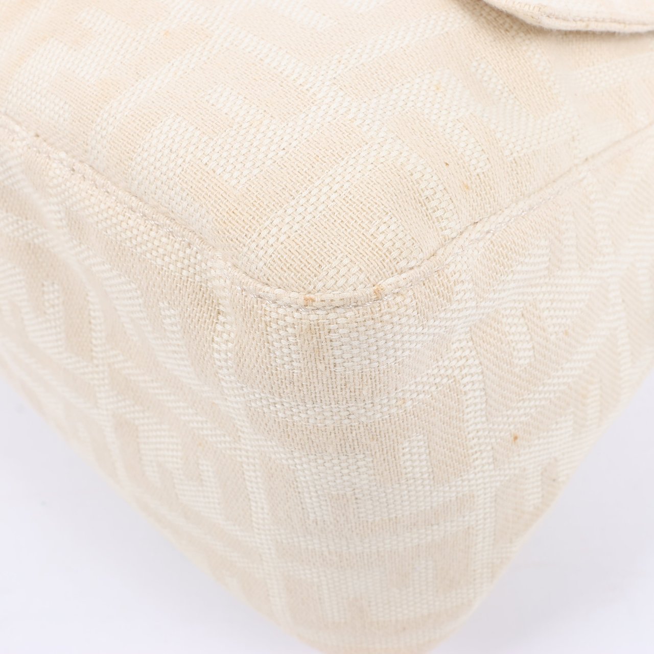 Fendi FENDI Mamma Baguette Zucchino Canvas & Leather Shoulder bag in Beige 26325 Divers