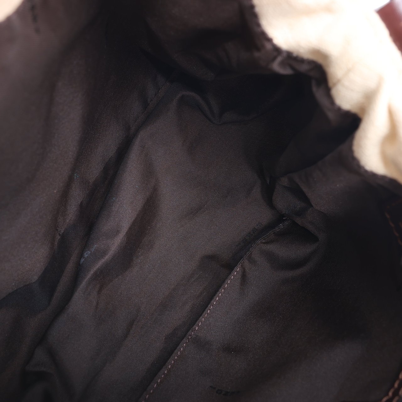 Fendi FENDI Mamma Baguette Zucchino Canvas & Leather Shoulder bag in Beige 26325 Divers