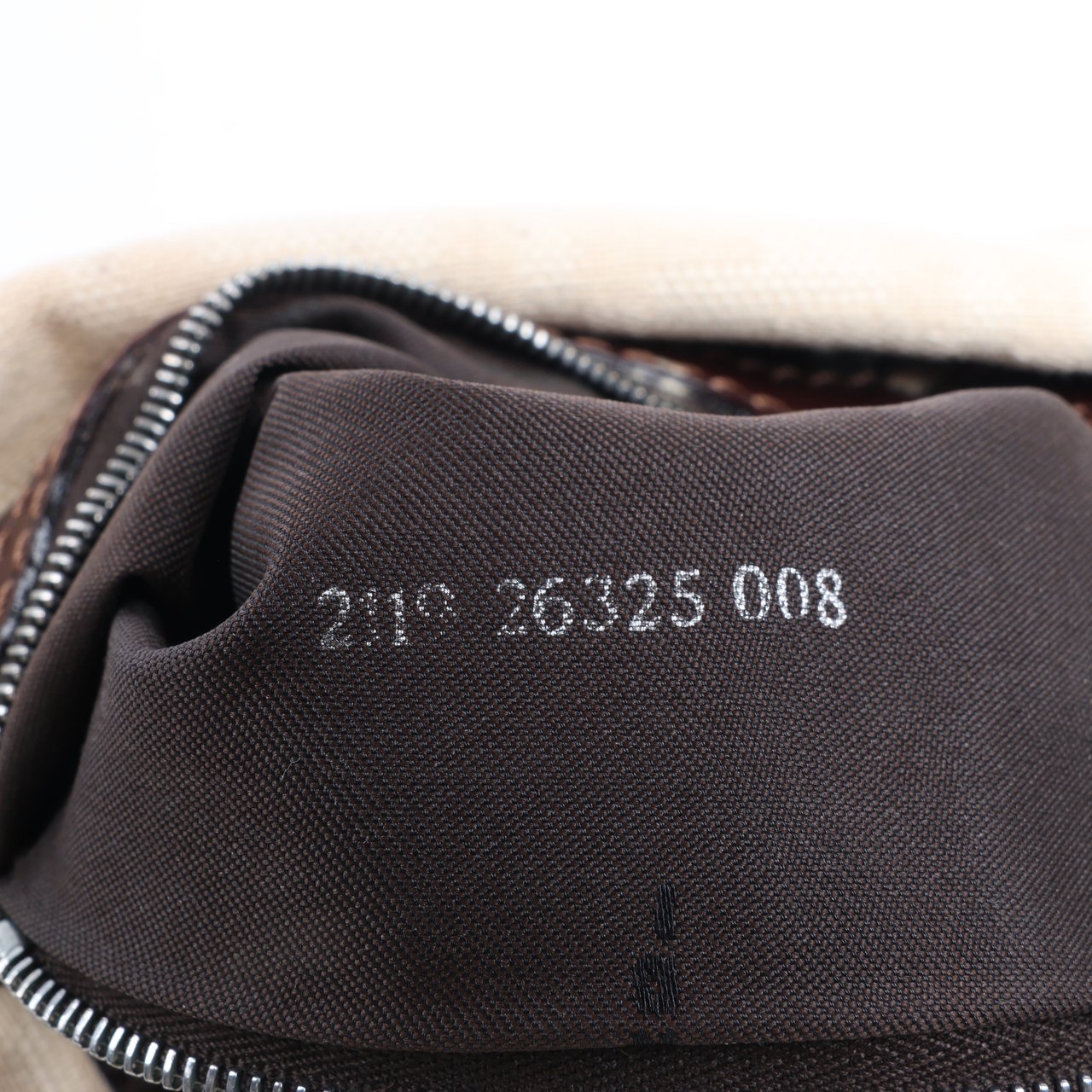 Fendi FENDI Mamma Baguette Zucchino Canvas & Leather Shoulder bag in Beige 26325 Divers