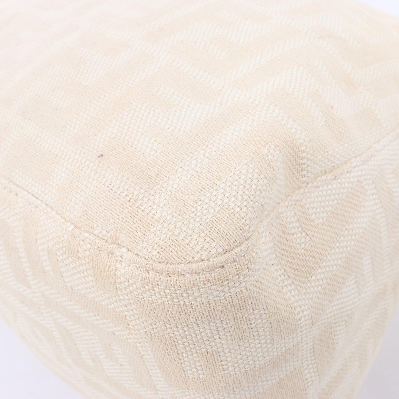 Fendi FENDI Mamma Baguette Zucchino Canvas & Leather Shoulder bag in Beige 26325 Divers