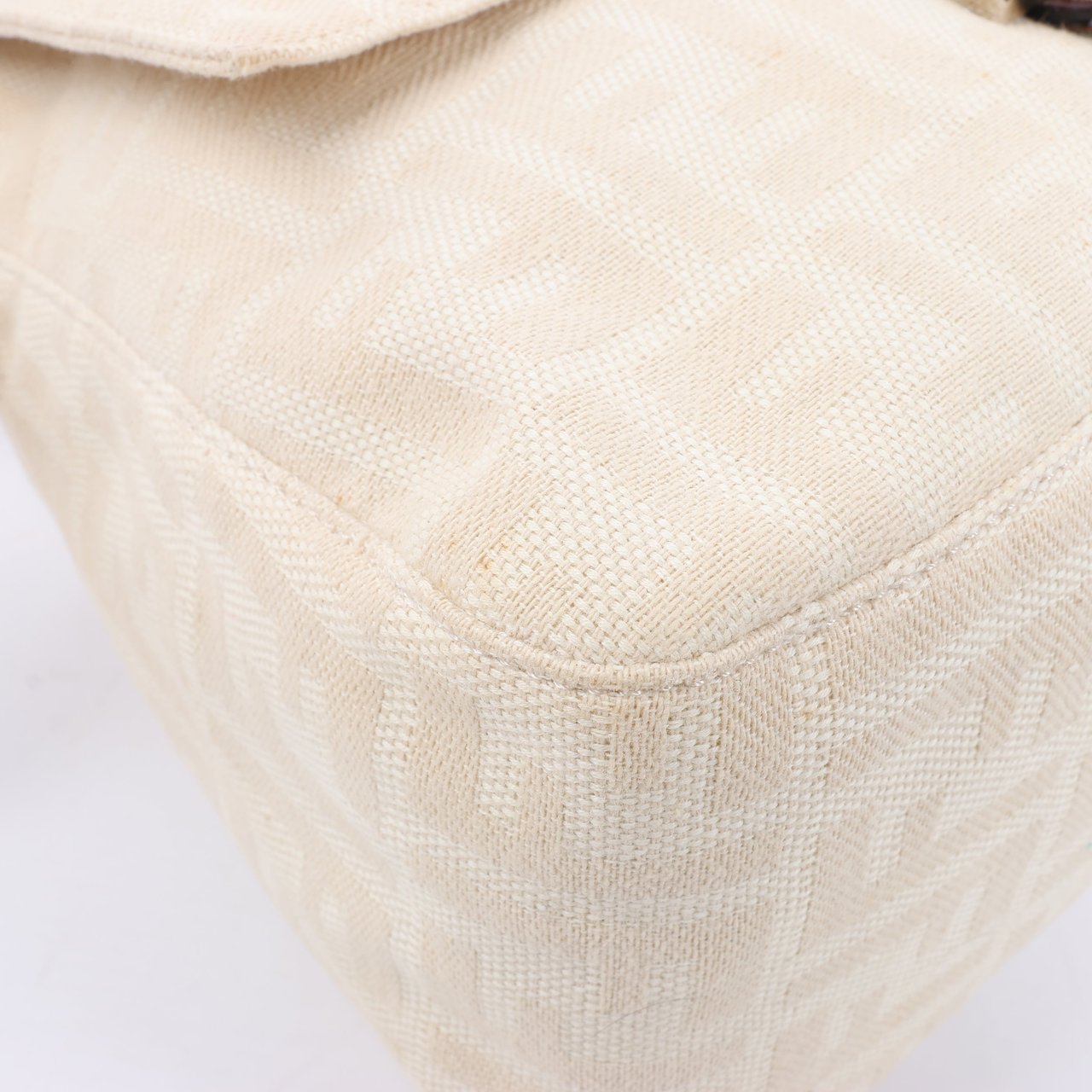 Fendi FENDI Mamma Baguette Zucchino Canvas & Leather Shoulder bag in Beige 26325 Divers