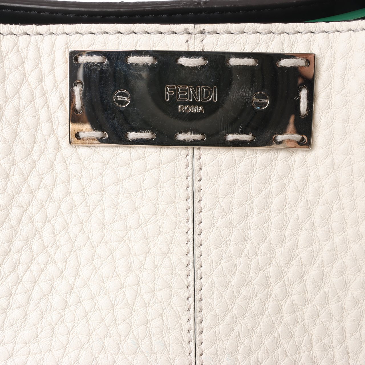 Fendi Fendi Peek-a-boo X-light Leather Handbag in White 7VA448 Wit