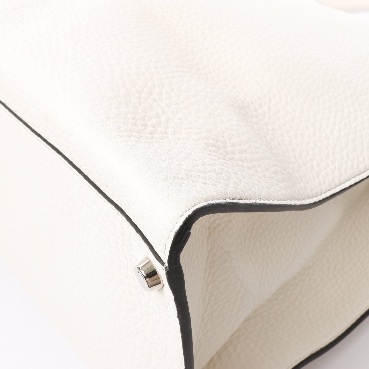 Fendi Fendi Peek-a-boo X-light Leather Handbag in White 7VA448 Wit