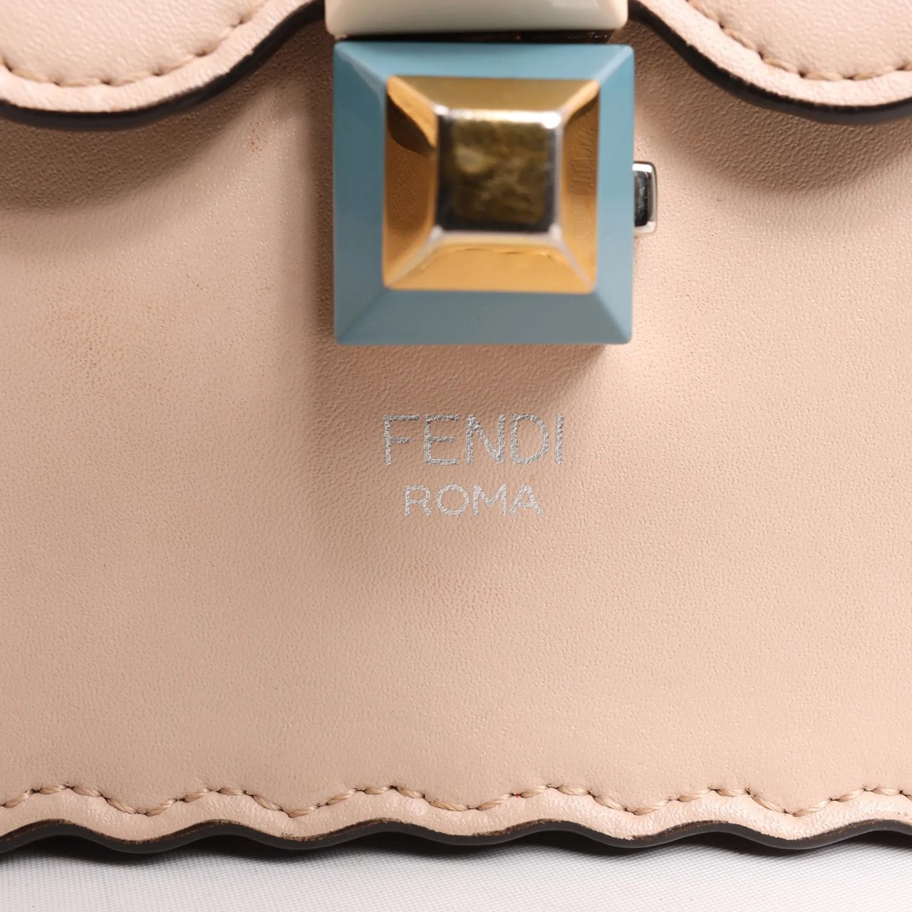 Fendi FENDI Kan I Leather 2Way Handbag in Pink 8BT283 Roze