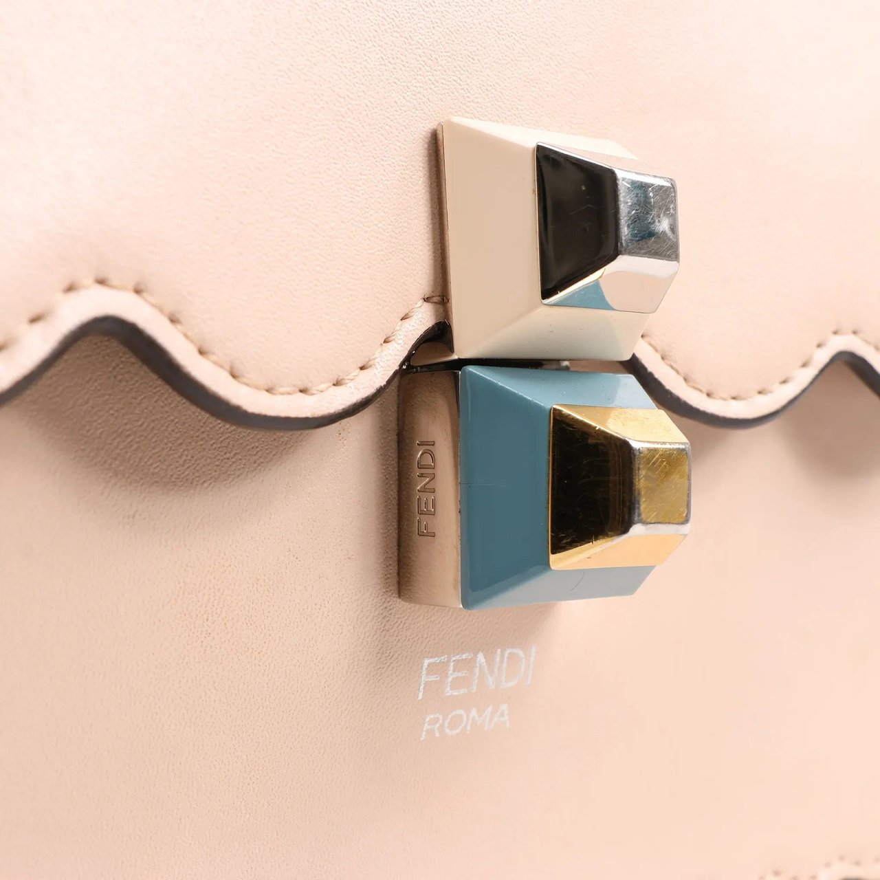 Fendi FENDI Kan I Leather 2Way Handbag in Pink 8BT283 Roze