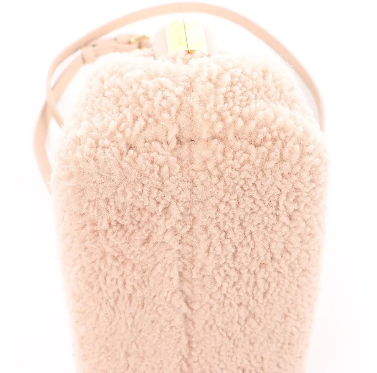 Fendi FENDI First Boa x Leather Crossbody bag in Pink 8BP129 Roze
