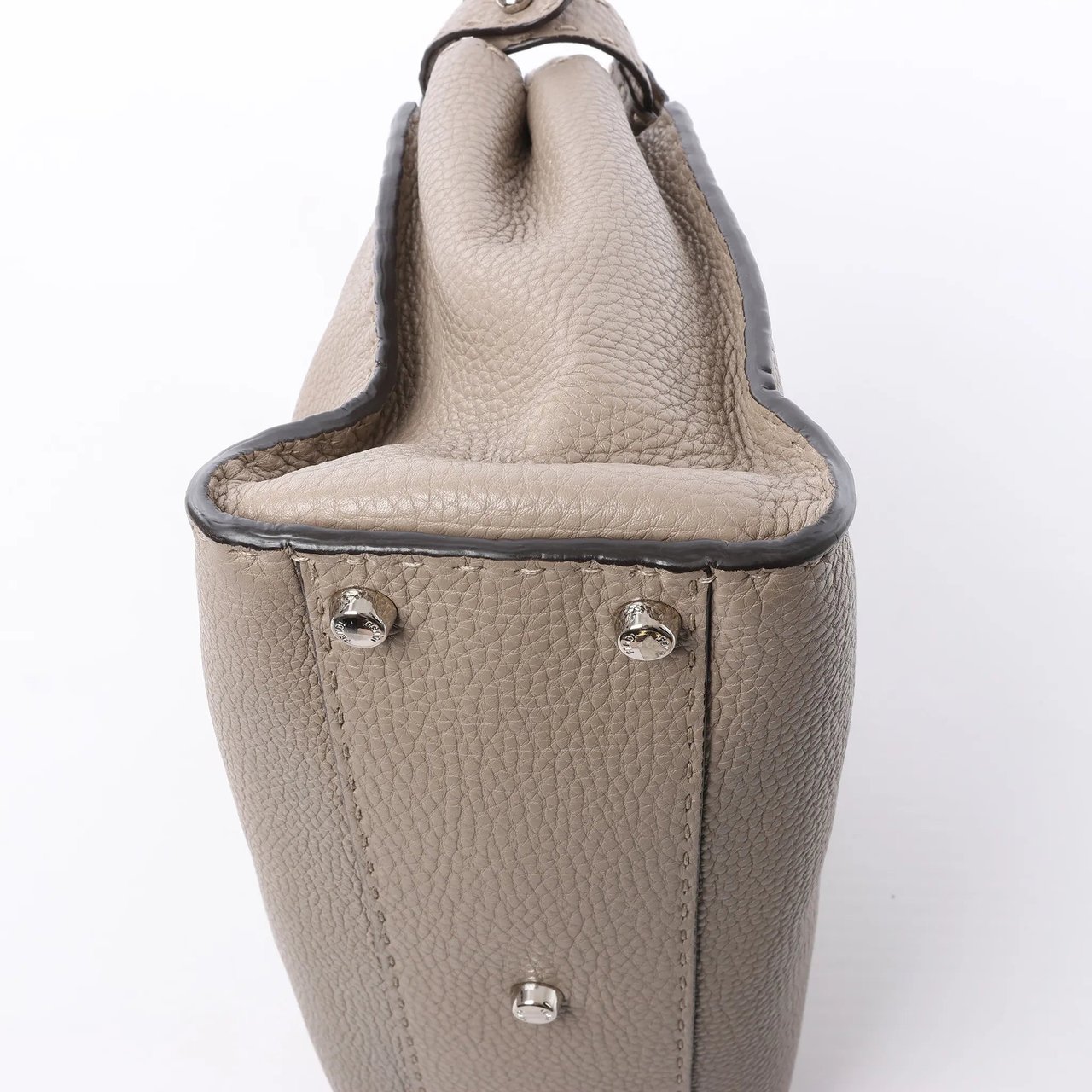 Fendi Fendi Peekaboo Regular Selleria Leather Handbag in Greige 8BN290 Beige